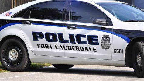 Police search for suspect after man shot in Fort Lauderdale